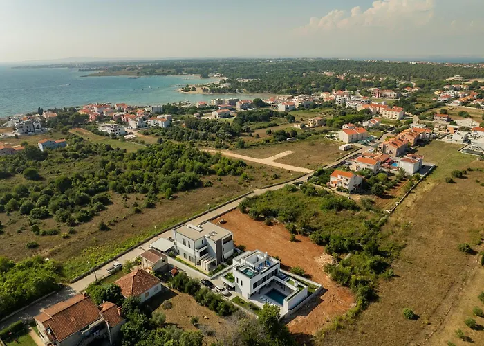 Luxury With A Swimming Pool Zaton, Zadar - 23511 别墅